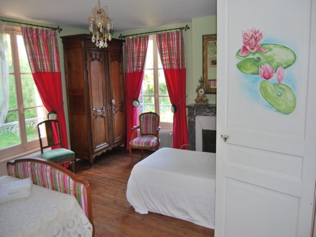 Chez Francine Et Xavier Bed & Breakfast Froissy  Exterior photo